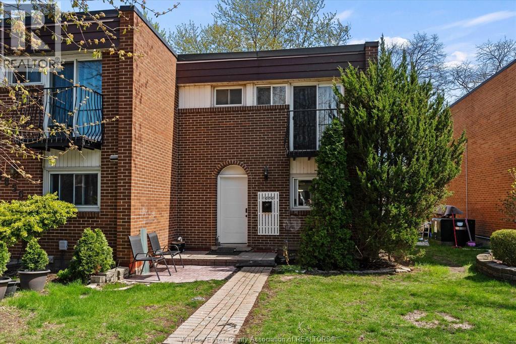 1858 East Gate Estates #119, Windsor — primary photograph