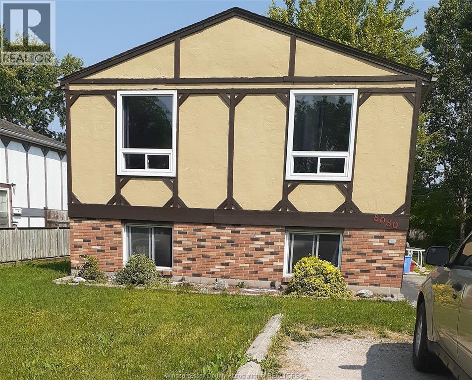8080 Clairview Avenue, Windsor — primary photograph