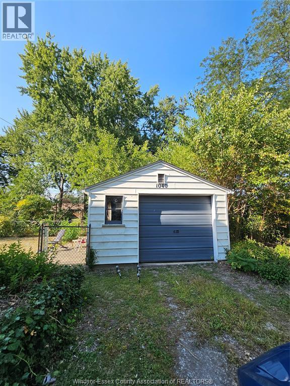 1040 Kennedy Drive, Windsor — photograph 2