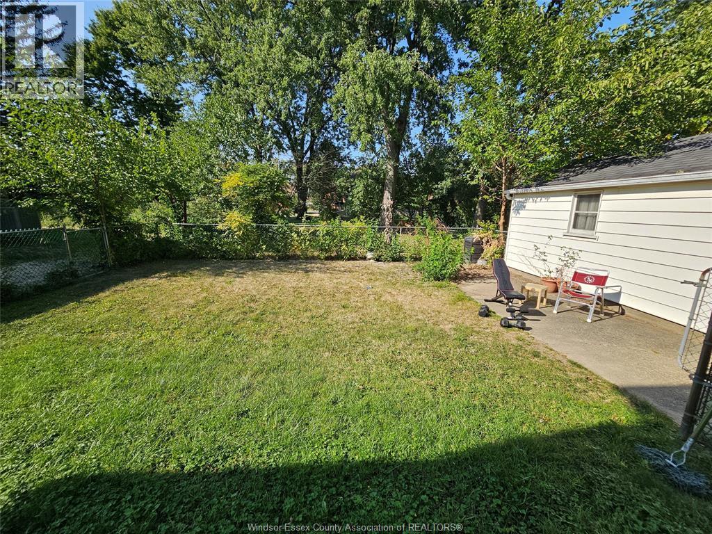 1040 Kennedy Drive, Windsor — photograph 3