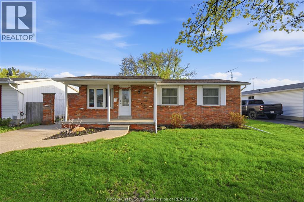 10395 Caledon Court, Windsor — photograph 2
