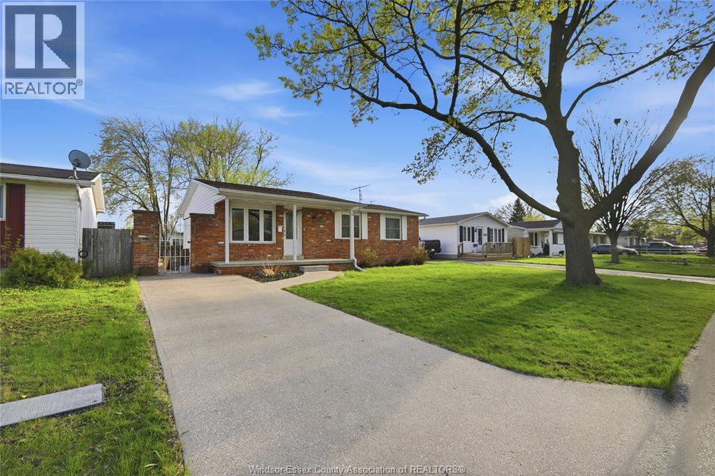 10395 Caledon Court, Windsor — photograph 3