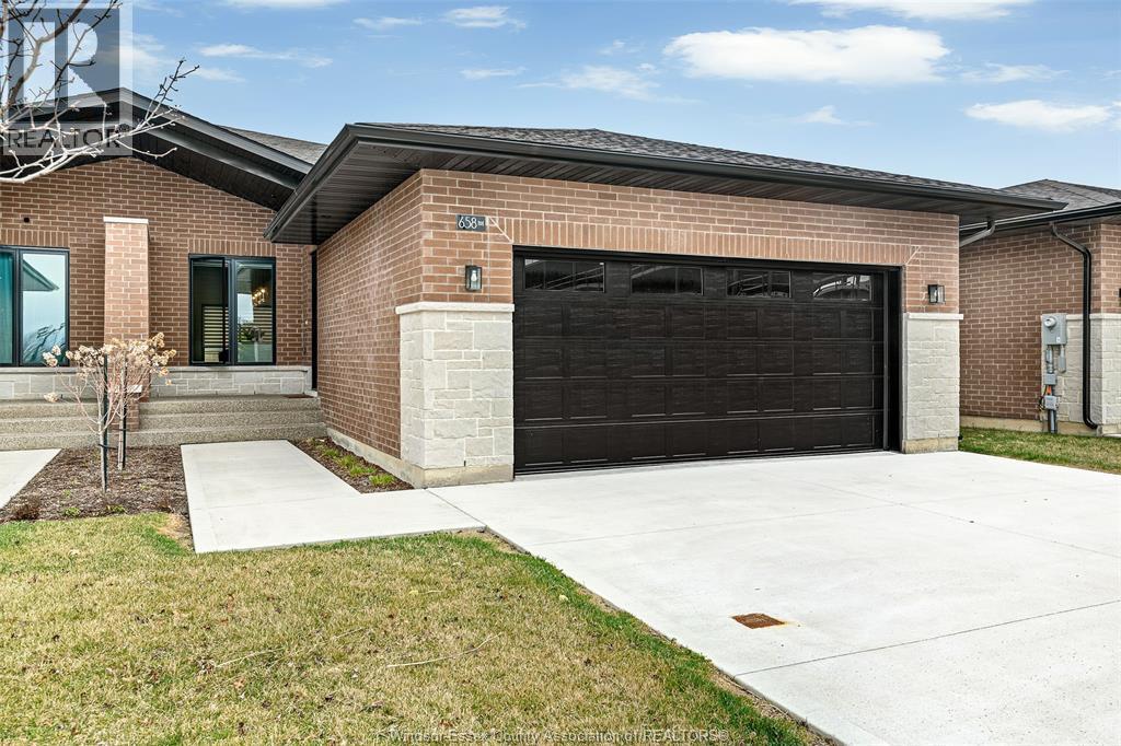 658 Lily Mac Boulevard, Windsor — primary photograph