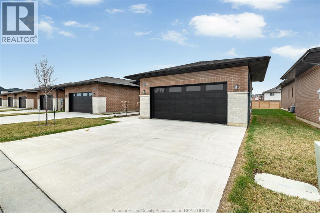 658 Lily Mac Boulevard, Windsor — photograph 3