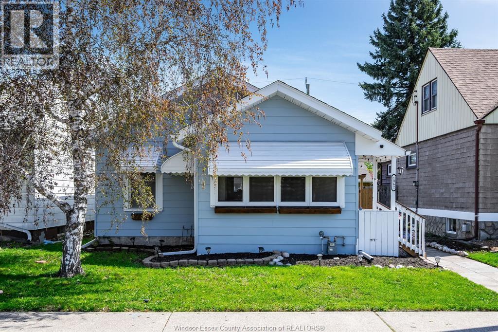 1062 Lena Avenue, Windsor — primary photograph