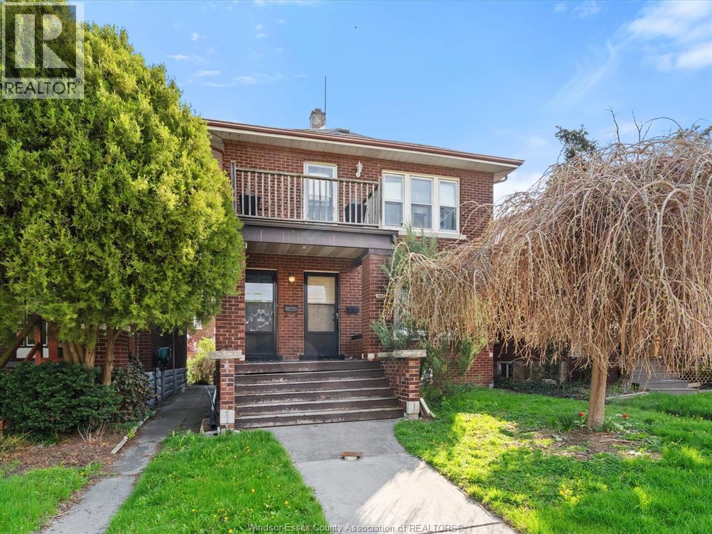 1560-1562 Dougall Avenue, Windsor — primary photograph