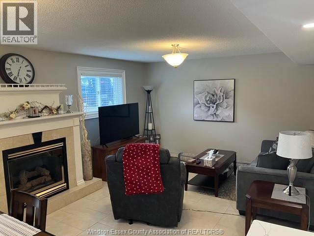 46 Indiana Place, Amherstburg — photograph 3
