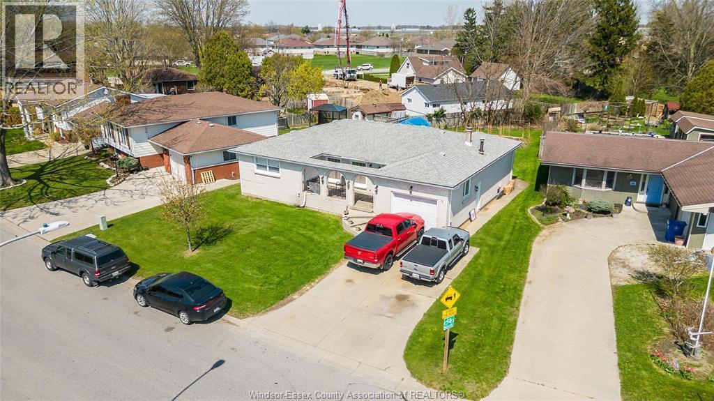 12 Bennie Avenue, Leamington — photograph 2