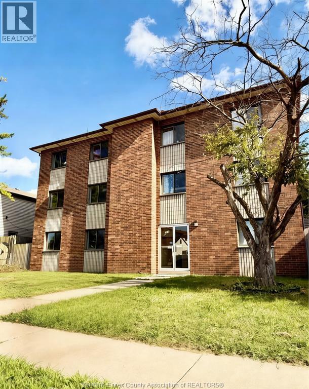 1547 Pelletier #4, Windsor — primary photograph