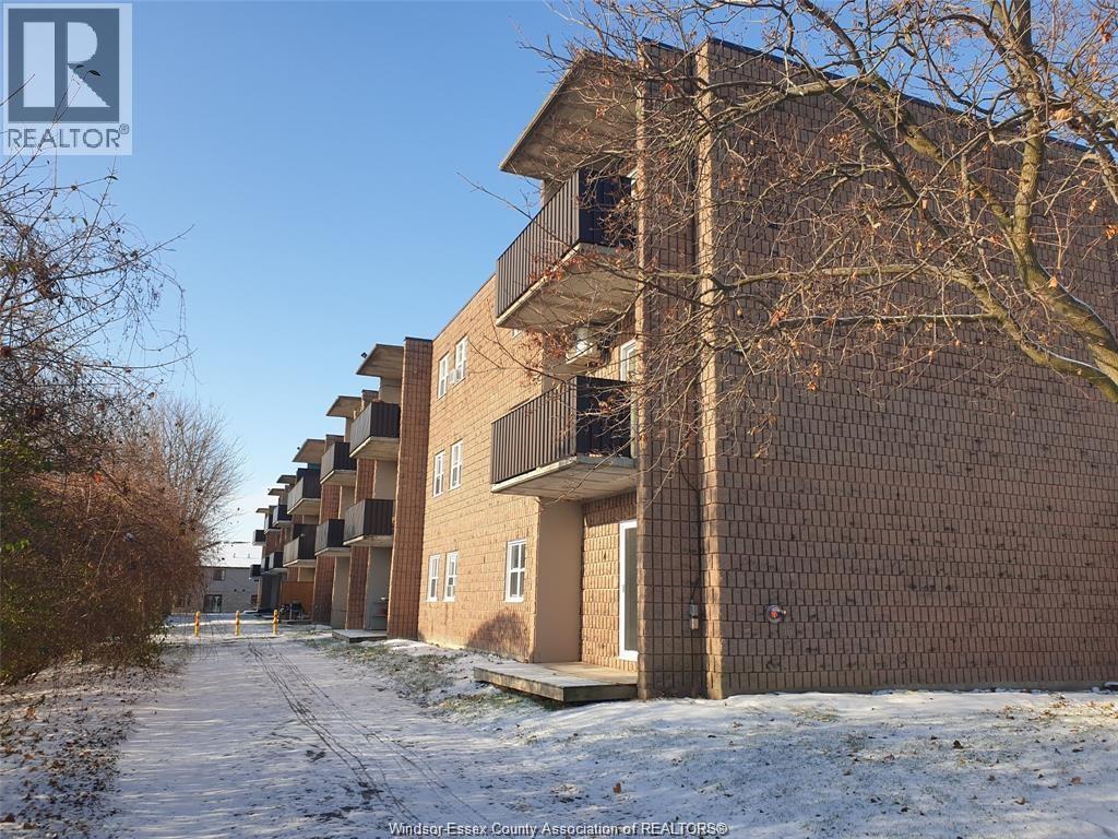 276 Merritt Avenue #108, Chatham — photograph 2
