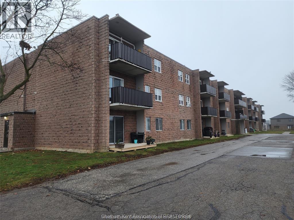 Single Family — 276 Merritt Avenue, Chatham, Ontario