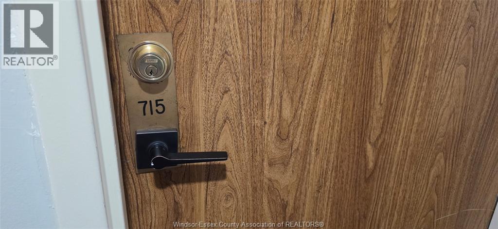 150 Park #715, Windsor — photograph 2