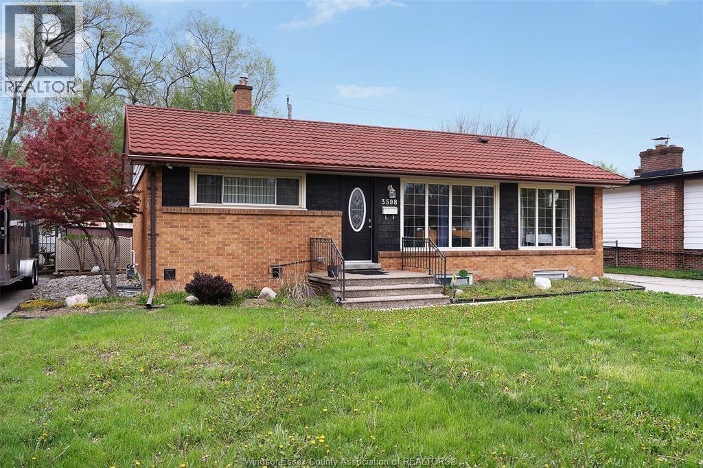 3598 Rankin Avenue, Windsor — photograph 2