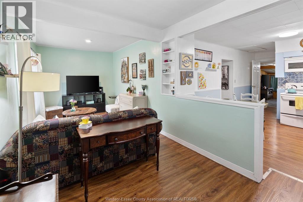 2256 Church, Windsor — photograph 2