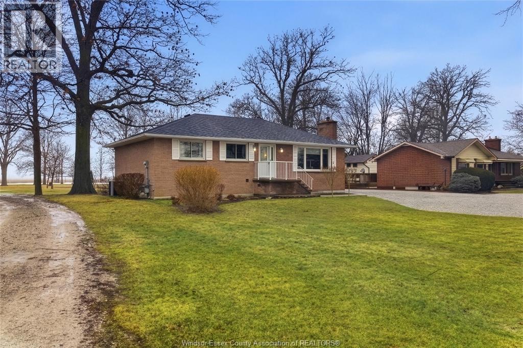 13132 Walker Sideroad, Essex — photograph 3