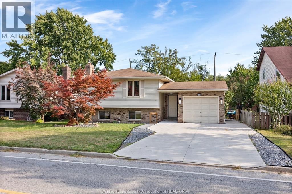 2055 Grand Marais Road, Windsor — primary photograph
