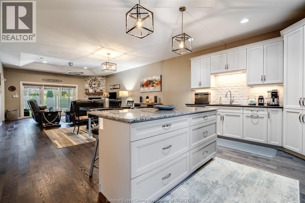 6107 Tiburon Crescent, Windsor — photograph 2
