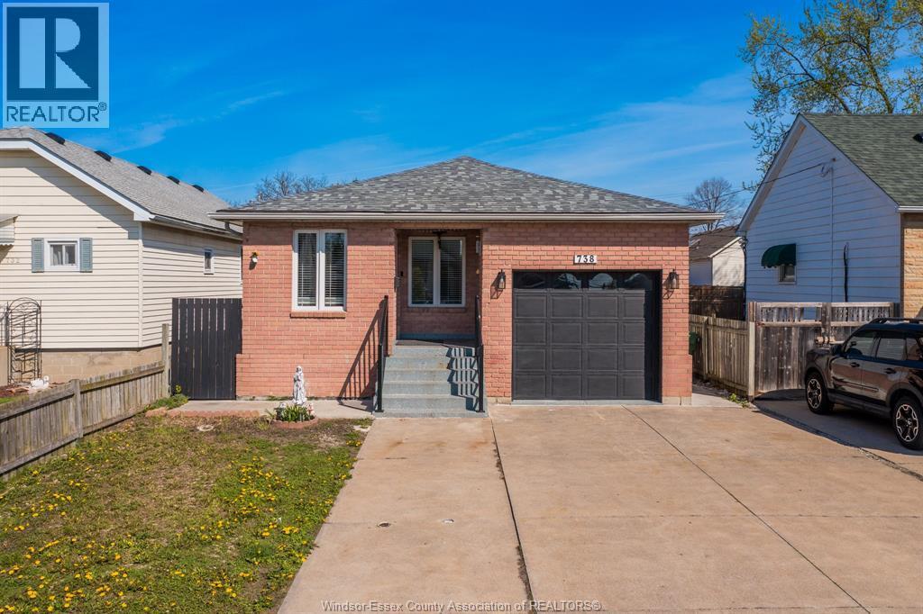 Single Family — 738 Bensette Street, Windsor, Ontario
