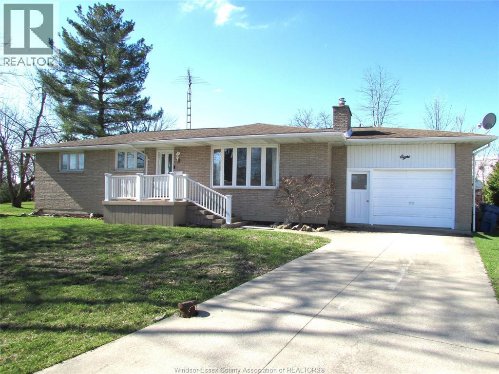 Single Family — 8 Frances Court, Essex, Ontario