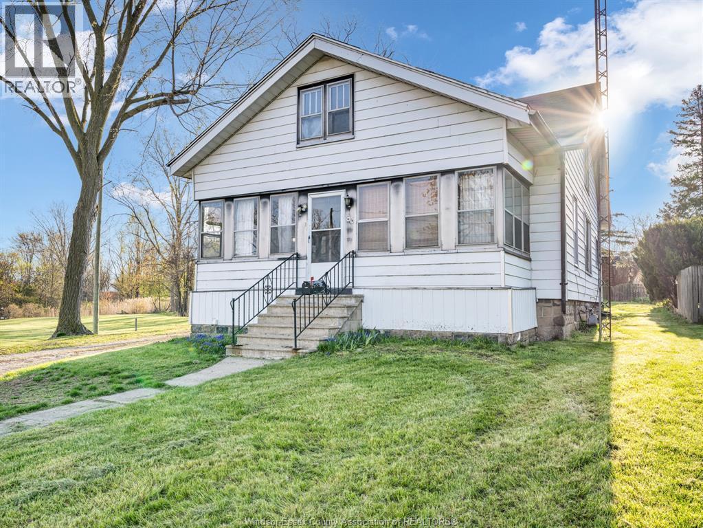 83 Division Street, Kingsville — photograph 2