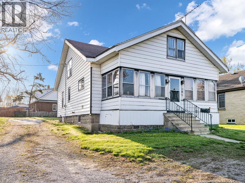 83 Division Street, Kingsville — photograph 3