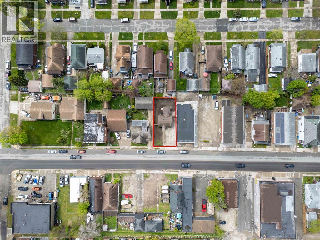 1663 Drouillard Road, Windsor — photograph 3