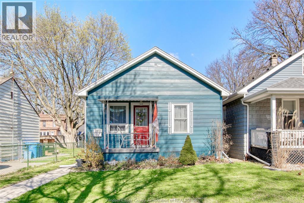 3612 King, Windsor — photograph 2