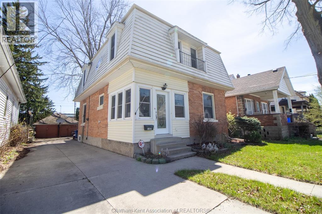 Single Family — 132 Patteson Avenue, Chatham, Ontario
