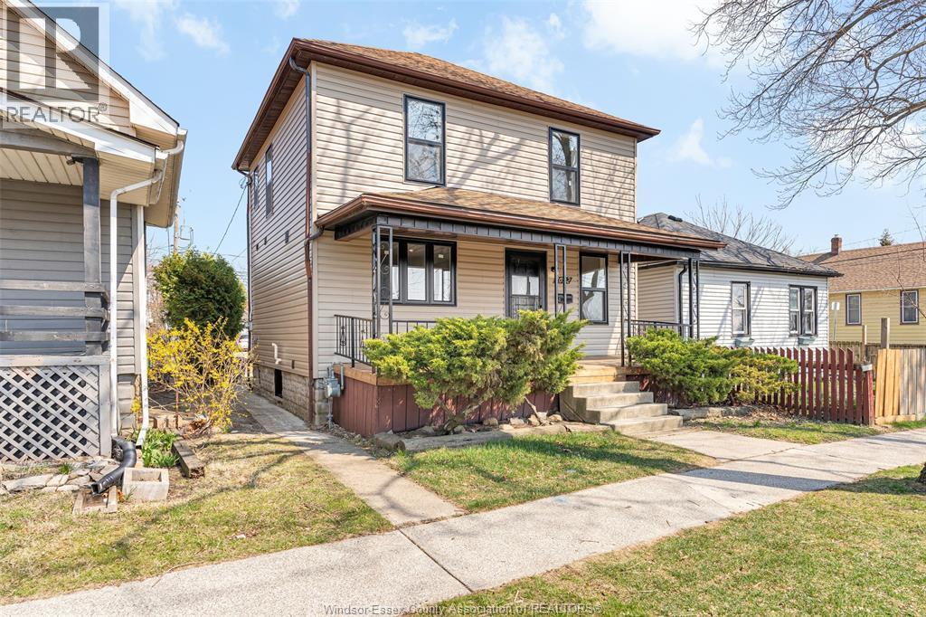 1092 St. Luke, Windsor — primary photograph