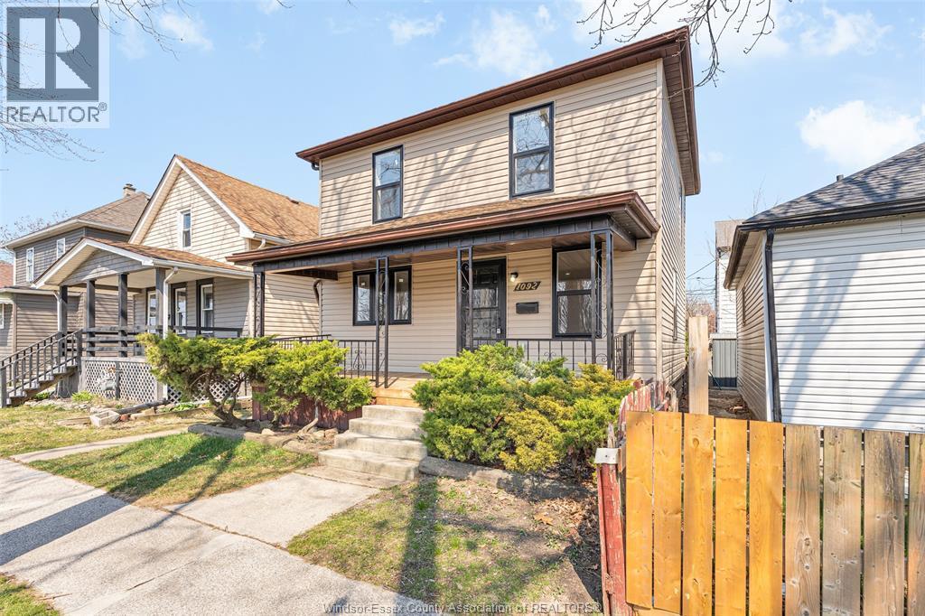 1092 St. Luke, Windsor — photograph 2