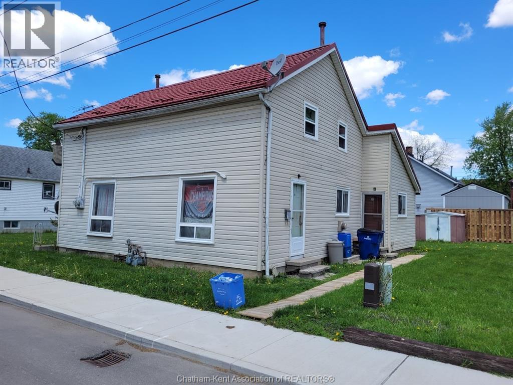 Multi-family — 37/39 Kirk Street, Chatham, Ontario