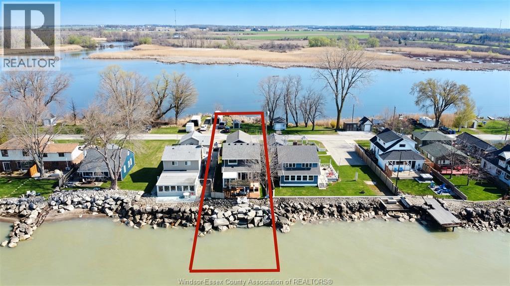 479 Lakeside Drive, Amherstburg — photograph 2