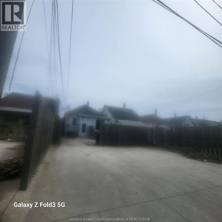 2024 Ottawa Street #BACK, Windsor — photograph 2
