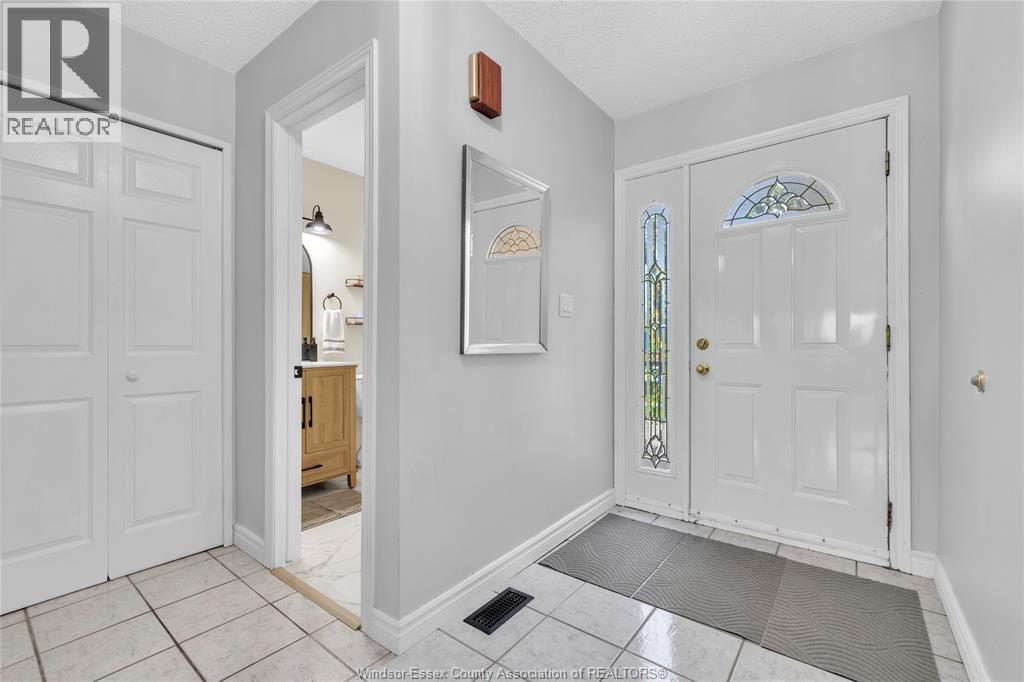 3009 Suffolk Street, Windsor — photograph 3
