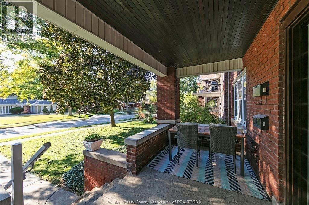 1596 Victoria, Windsor — photograph 3