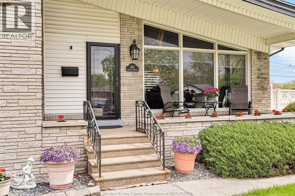 452 Carling Crescent, Windsor — photograph 3