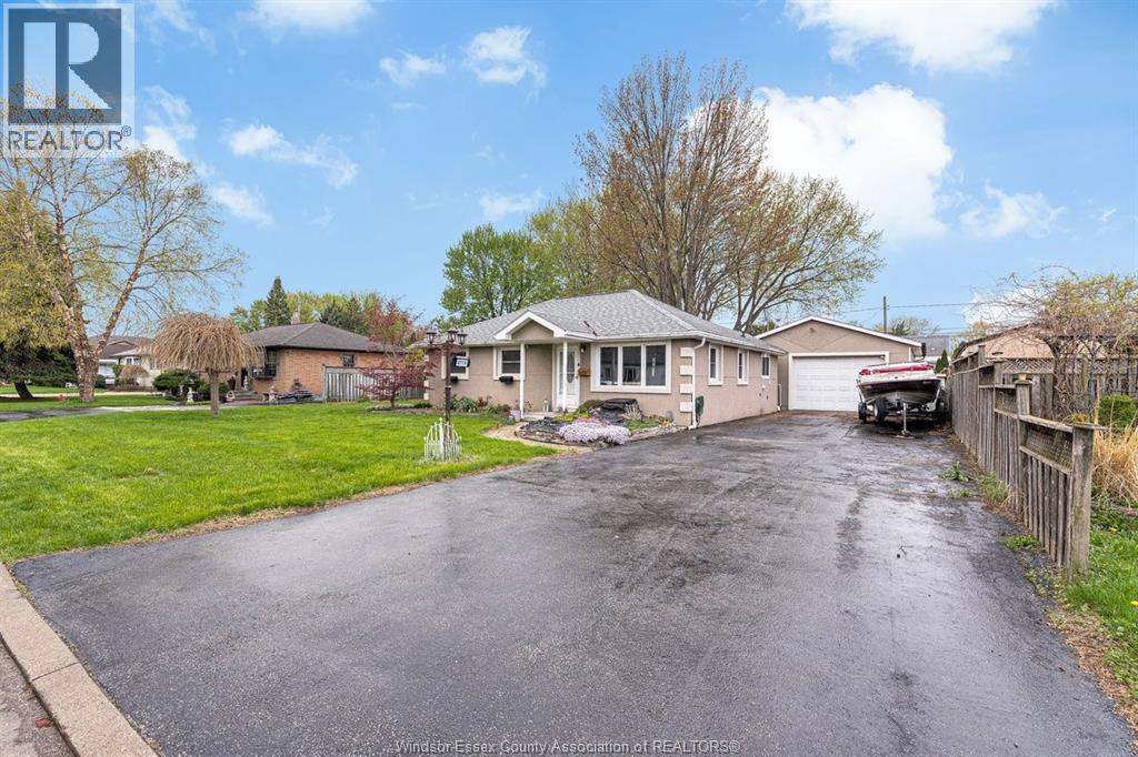 2715 Lloyd George Boulevard, Windsor — photograph 3