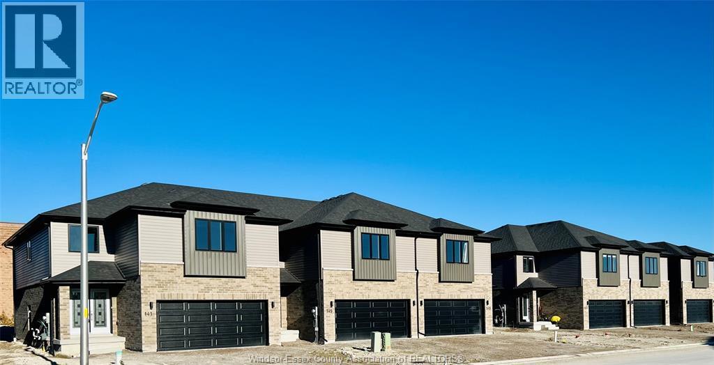 Single Family — 8 Betty Court, Chatham, Ontario