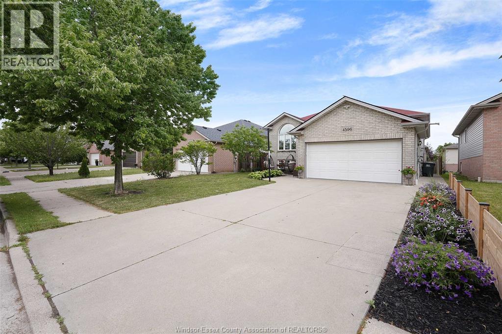 4596 Fontana Avenue, Windsor — photograph 3