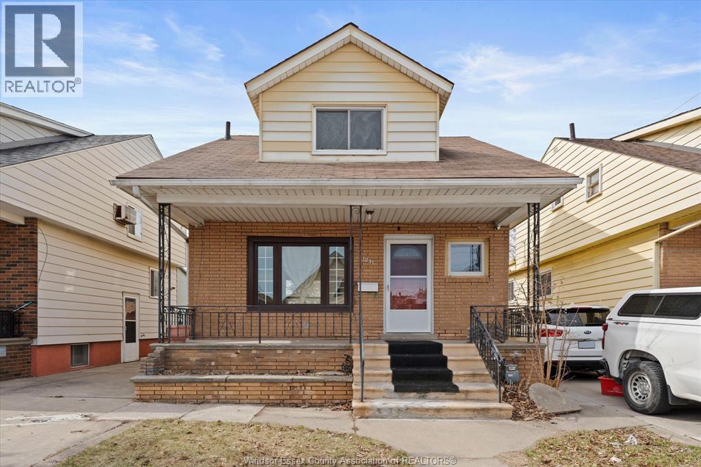 1031 Louis Avenue, Windsor — primary photograph