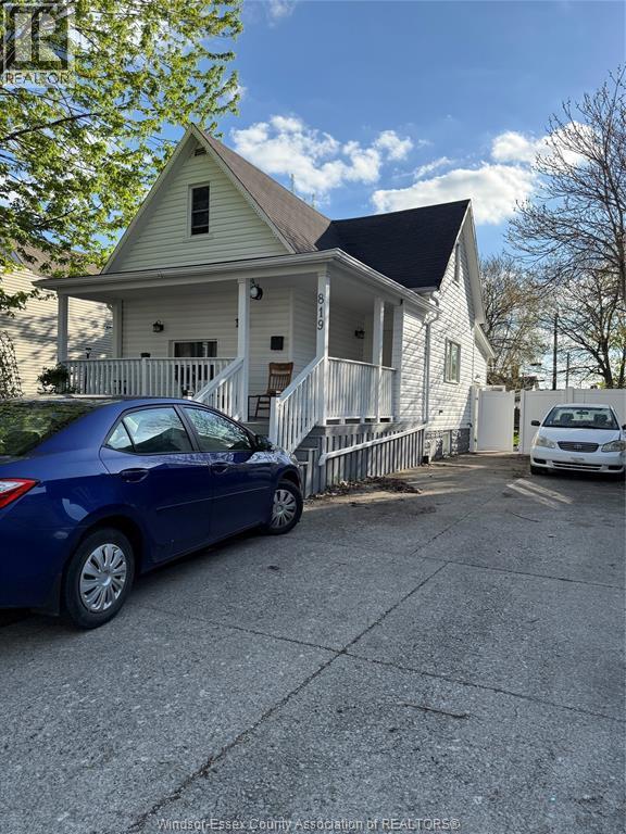819 Langlois Avenue, Windsor — primary photograph