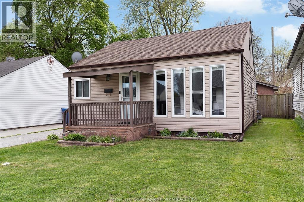 1159 Felix Avenue, Windsor — photograph 3