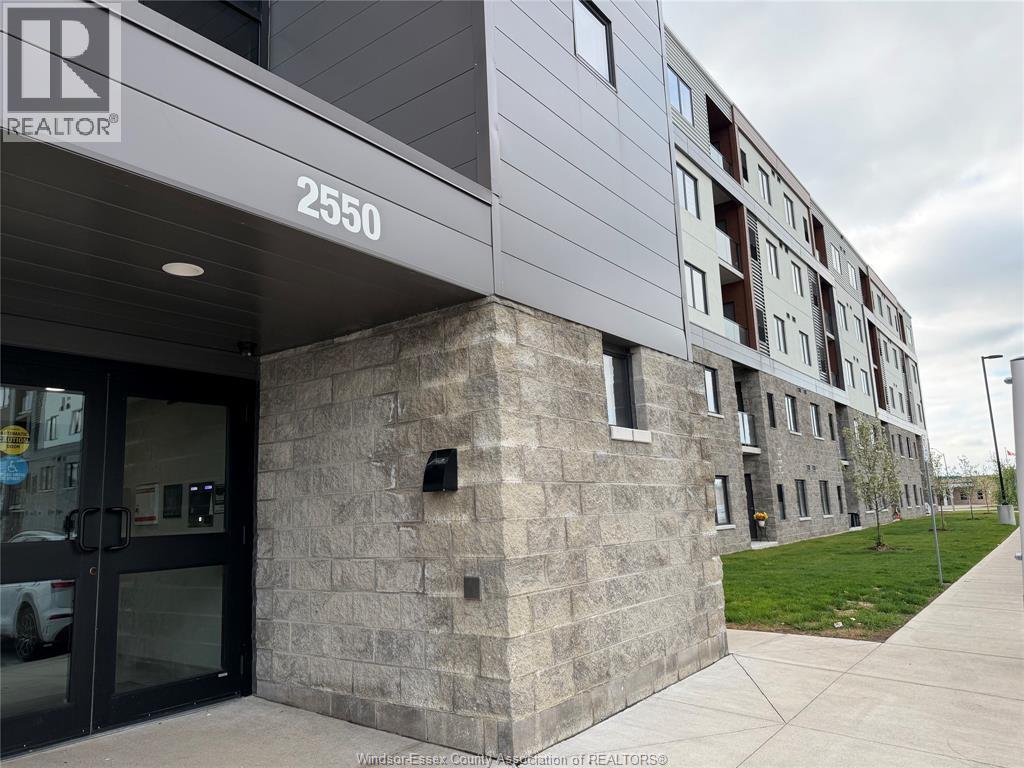 Single Family — 2550 Sandwich West Parkway, LaSalle, Ontario