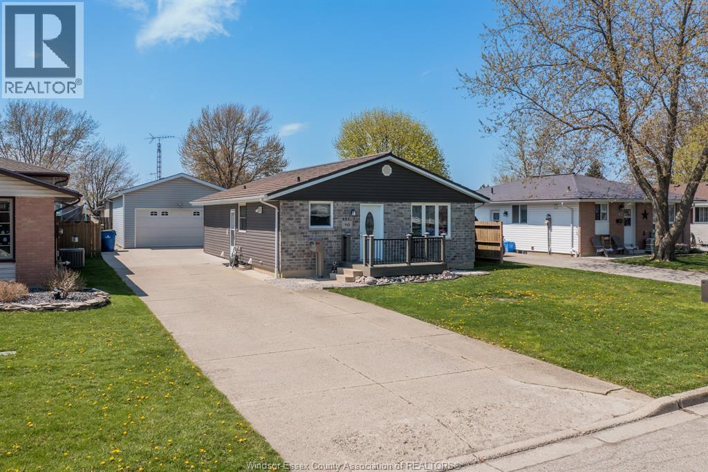 Single Family — 110 Highbury Crescent, Wallaceburg, Ontario