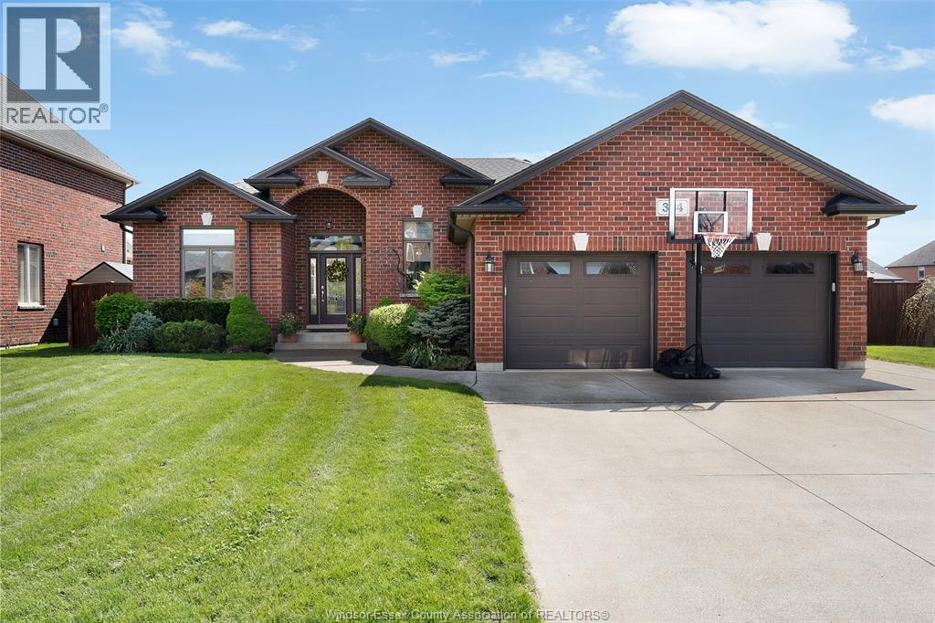 Single Family — 384 Evergreen Drive, Lakeshore, Ontario