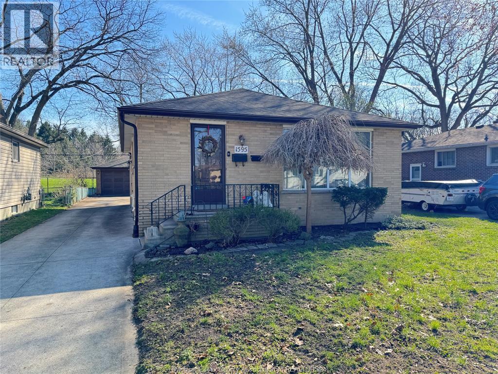 1595 Sun Valley, Windsor — primary photograph