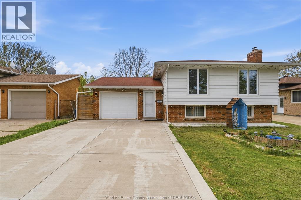2989 Regis Avenue #LOWER, Windsor — primary photograph