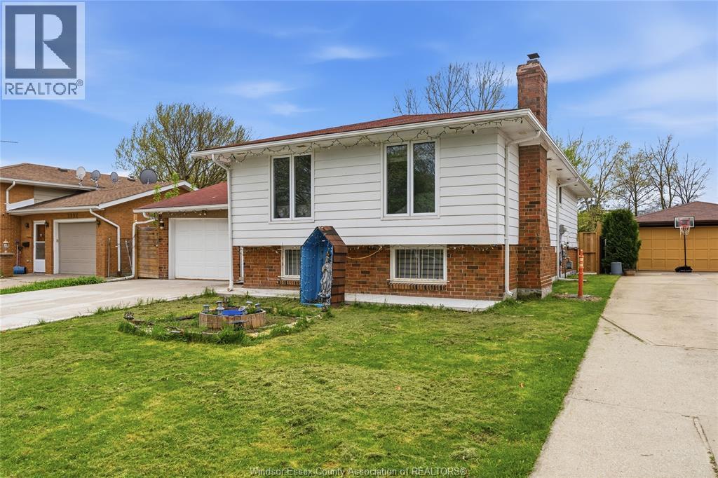2989 Regis Avenue #LOWER, Windsor — photograph 3