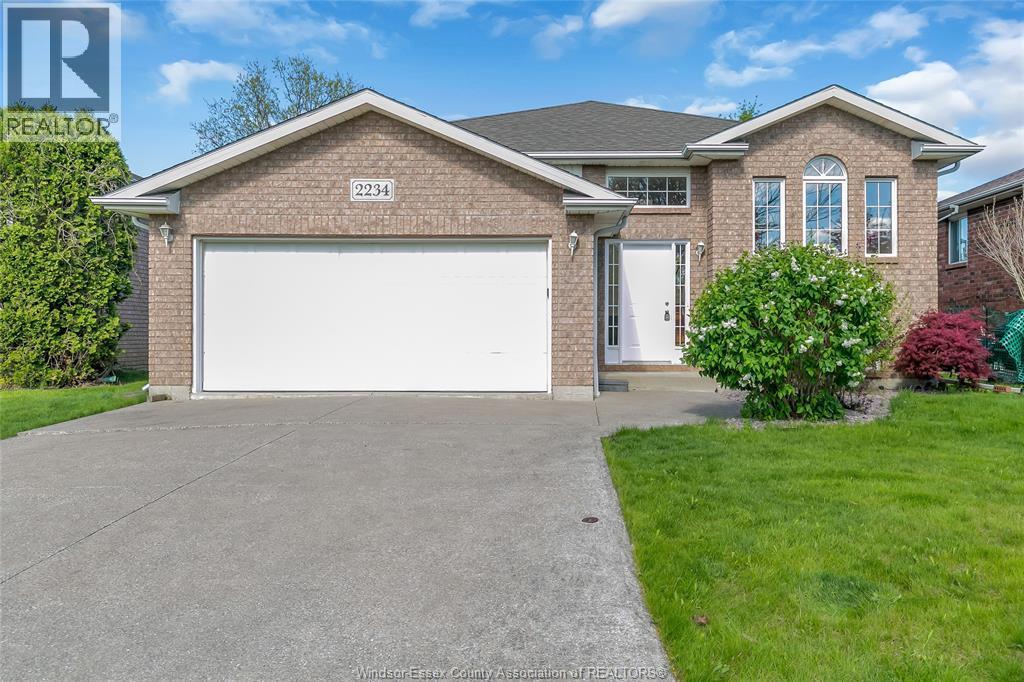 2234 Randolph Avenue, Windsor — primary photograph