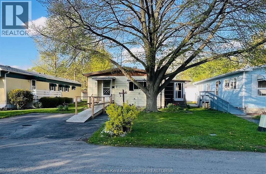 Single Family — 7 James Court, Chatham, Ontario